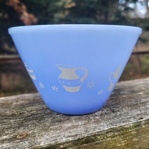 Vintage unmarked Opalex splashproof bowl htf